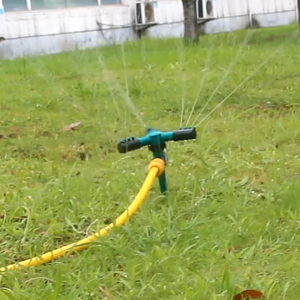 หัวสปริงเกอร์ สปริงเกอร์ มินิสปริงเกอร์ หมุนได้360องศา หัวฉีดปรับมุมได้3แขน รดน้ำต้นไม้ สวน สนามหญ้า