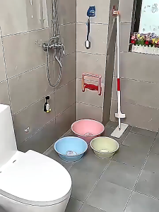 Giá treo thau chậu nhà tắm tiện lợi có thể gấp gọn giúp tiết kiệm không gian