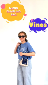 Tapaxco Tas Selempang Wanita Vines Mini Dumpling Bag Korean Style Casual Local Brand Nilon\\n\\n Apa Itu Tas Lokal Berkualitas?\\n\\nTas lokal berkualitas adalah tas yang diproduksi oleh perusahaan lokal dengan kualitas bahan dan desain yang tinggi. Salah satu contohnya adalah Tas Selempang Wanita Vines Mini Dumpling Bag Korean Style Casual Local Brand Nilon dari Tapaxco. Tas ini memiliki keunggulan dalam desain dan kualitas bahan, sehingga menjadi pilihan yang tepat bagi para wanita yang menginginkan tas yang stylish dan nyaman digunakan sehari-hari.\\n\\n Keunggulan Tas Vines Mini Dumpling\\n\\nTas Vines Mini Dumpling memiliki beberapa keunggulan yang membuatnya berbeda dari tas lainnya:\\n\\n- **Desain unik**: Tas ini memiliki desain yang menarik dan tidak biasa, dengan bentuk mini dumpling yang membuatnya terlihat lebih stylish.\\n- **Kualitas bahan**: Tas ini terbuat dari bahan nilon berkualitas tinggi, yang tahan lama dan mudah dibersihkan.\\n- **Praktis**: Tas ini memiliki ukuran yang kecil, sehingga mudah dibawa-bawa dan tidak memakan tempat.\\n\\n Perbedaan Tas Nilon Korean Style dengan Tas Biasa\\n\\nTas Nilon Korean Style memiliki beberapa perbedaan dibandingkan dengan tas biasa:\\n\\n- **Desain**: Tas Nilon Korean Style memiliki desain yang lebih modern dan stylish, dengan sentuhan khas Korea.\\n- **Bahan**: Tas Nilon Korean Style terbuat dari bahan nilon berkualitas tinggi, yang tahan lama dan mudah dibersihkan.\\n- **Fungsi**: Tas Nilon Korean Style tidak hanya digunakan sebagai tas biasa, tetapi juga dapat digunakan sebagai aksesoris fashion yang menarik.\\n\\n Bagaimana Memilih Tas Selempang Wanita Mini yang Tepat?\\n\\nBerikut adalah beberapa tips untuk memilih Tas Selempang Wanita Mini yang tepat:\\n\\n Cara Menentukan Ukuran Tas yang Sesuai\\n\\nUntuk menentukan ukuran tas yang sesuai, pertimbangkan kebutuhan Anda dalam menggunakan tas tersebut. Jika Anda sering membawa banyak barang, pilihlah tas dengan ukuran yang lebih besar. Namun, jika Anda hanya membawa barang-barang penting seperti dompet, ponsel, dan kunci, pilihlah tas dengan ukuran yang lebih kecil.\\n\\n Tips Memilih Warna dan Motif Tas yang Cocok\\n\\nUntuk memilih warna dan motif tas yang cocok, pertimbangkan gaya dan warna pakaian Anda. Pilihlah tas dengan warna yang senada atau kontras dengan pakaian Anda untuk menciptakan penampilan yang menarik.\\n\\n Manfaat Menggunakan Tas Casual untuk Wanita\\n\\nBerikut adalah beberapa manfaat menggunakan Tas Casual untuk Wanita:\\n\\n Fungsi Tas dalam Penampilan Sehari-hari\\n\\nTas Casual untuk Wanita dapat membantu meningkatkan penampilan sehari-hari Anda dengan memberikan sentuhan gaya yang menarik. Tas ini juga dapat membantu Anda membawa barang-barang penting dengan mudah dan praktis.\\n\\n Tas sebagai Aksesoris Fashion yang Praktis\\n\\nTas Casual untuk Wanita tidak hanya digunakan sebagai tas biasa, tetapi juga dapat digunakan sebagai aksesoris fashion yang menarik. Tas ini dapat dipadukan dengan berbagai jenis pakaian dan gaya, sehingga membuat penampilan Anda semakin menarik.\\n\\n Kesimpulan\\n\\nTas Lokal Berkualitas seperti Tapaxco Tas Selempang Wanita Vines Mini Dumpling Bag Korean Style Casual Local Brand Nilon adalah pilihan yang tepat bagi para wanita yang menginginkan tas yang stylish dan nyaman digunakan sehari-hari. Dengan mempertimbangkan kebutuhan dan gaya Anda, Anda dapat memilih Tas Selempang Wanita Mini yang tepat untuk meningkatkan penampilan Anda dan membantu Anda dalam aktivitas sehari-hari.\n}