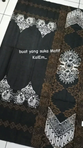 Sarung Lala Ulya Sarung As. Tex - 063 Sarung Kaku Sarung Batik Santri Sarung Katun Halus Sarung Dewasa Muslim Pria ( Katun Coksu & Abu 220 120 )