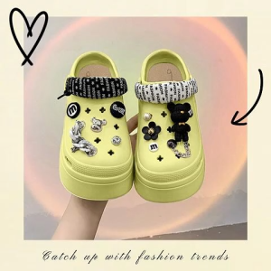 DMshoes   จัดส่งจากไทย รองเท้าหัวโตมาใหม่ เอาอะไรมาไม่สวย ทรงเป๊ะ สีปัง จึ้งขนาดนี้ ยังไม่มีกันอีกหรอ ห้ามพลาดเลยนะ มีมาให้เลือก 5 สี 3 ไซซ์ พื้นหนาสะใจ มีอะไหล่แถมให้ด้วย ไปสั่งงง