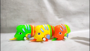 MwnToys Mainan Anak Putar Jalan Ikan Lohan AR156