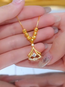 24K Saudi Gold Pawnable Diamond Ginkgo Leaf Pendant with Collar Necklace