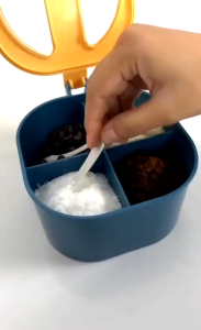 Tempat Bumbu Dapur Sekat 4 / Wadah Bumbu 4 Sekat Kotak Free Sendok / Kotak Bumbu Serbaguna