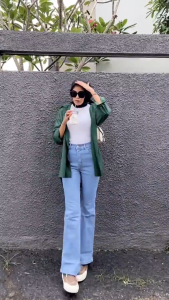 Celana Jeans Highwaist Wanita: Tips Memilih dan Menggunakannya