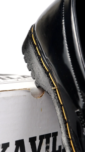 KAVILAZ true style yourself: Sepatu Loafer Wanita Formal & Slop Docmart Black Glossy