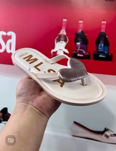 MELISSA LOVE HEART AD ( SIZE 35/36 - 40 ) FLIP FLOP SANDALS
