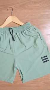 Celana Pendek Olahraga: Pilihan Terbaik untuk Pria & Wanita