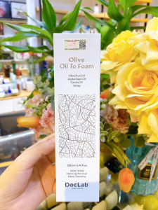 Dầu tẩy trang kiêm sữa rửa mặt (2in1) giúp làm sạch & Sáng da Olive Oil To Foam Doclab