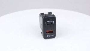 WAIMEI Pengisi Daya Charger Mobil Dual Port USB QC 3.0 Digital Display Voltmeter W30 - 7CRS9RBK