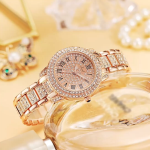 NOELANI- Jam Tangan Wanita Diamond Glamour Angka Romawi New Model Terbaru Dial Kecil Berlian Mewah Bercahaya Modis Luminous Aktif Style Korea Trendi Kekinian Berkelas Desain Simple Elegan Strainless Steel Anti Karat Tahan Air  - JWT-04