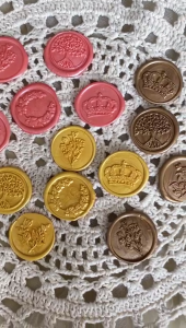 Stempel Lilin Instant: Sealing Your Wedding Invitations with Style