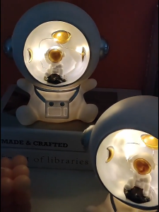 Ống Heo Tiết Kiệm Phi Hành Gia Có Đèn Trang Trí Bàn Học Đèn Ngủ Quà Tặng Siêu Đẹp