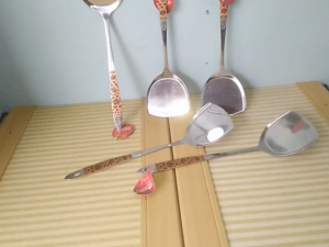 Spatula Tahan Panas Stainless Steel Gagang Batik Tebal