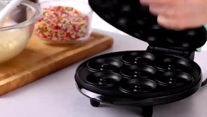 Donut Mini Maker Electric Cetakan Donat Mini Elektrik 7 Lubang