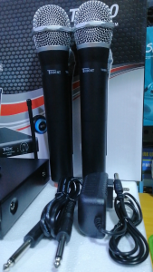 Trident Tr 800 professional double uhf wireless Mic system