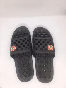 Dép nhựa lỗ táo đen đi trong nhà nam nữ quai ngang êm chân chống trơn trượt iDEP DL028 (Chọn Tăng 1 Size)