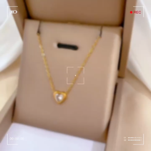 KALUNG TITANIUM LOVE PERMATA PADAT ANTI KARAT & ANTI LUNTUR (COD)