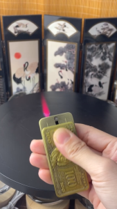 HCM Bật Lửa Khè Xài Gas Kiểu Trượt Hình Đồng 100 Đô