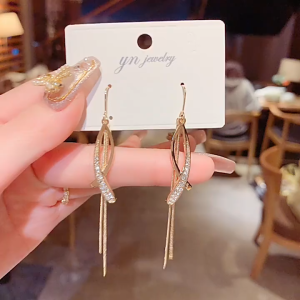 Anting Panjang Korea Wanita Model Juntai Warna Gold Emas Giwang Hijab Jilbab Hook Earrings Fashion Aksesoris