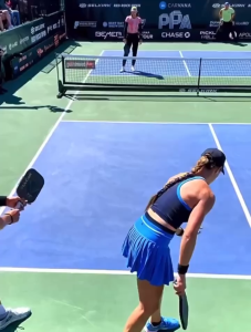 Bộ 2 Vợt Chơi Bóng Pickleball Siêu Nhẹ Và Nhanh Chóng Kèm Túi Đựng 4 Quả Bóng