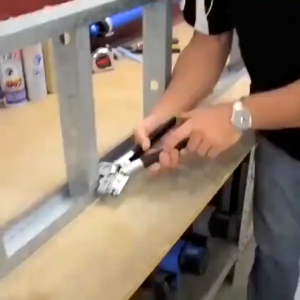 【Fast Delivery】Metal Keel Clamp Ceiling Keel Riveting Clamp Industrial Studs Nailless Crimper