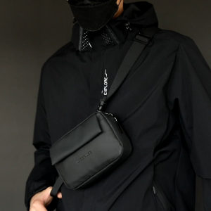 CSONLINEMALL Men Crossbody Bag Multifunctional Chest Bag Waterproof Street Pouch Bag