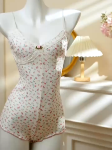 ชุดว่ายน้ำผู้หญิง ชุดว่ายน้ำลายดอกไม้ วันพีช สไตล์เซ็กซี่ เนื้อผ้าใส่สบาย มีฟองน้ำH9310