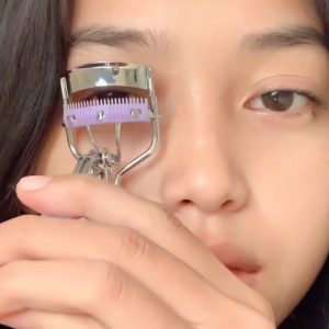 Penjepit Bulu Mata / Eyelash Curler Pelentik Bulu Mata Alat Kosmetik
