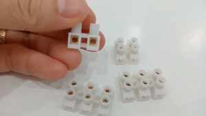 Bộ 20 50 cút nối dây điện bắt vít CH2