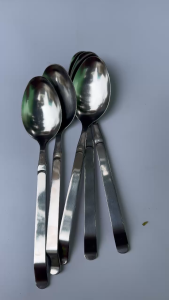 Muỗng bánh inox dày PHP28 là sự lựa chọn lý tưởng cho những người yêu thích làm bánh và nấu ăn. Với thiết kế chắc chắn và kích thước lớn sản phẩm này mang lại sự tiện lợi và hiệu quả cao trong sử dụng. Muỗng có chiều dài 28cm rộng 9cm và cán dày