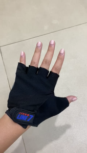 Line7 - Fitness Gloves Low Support / Sarung Tangan Anti Slip Fitness Gym Sepeda Pilates Yoga HG110