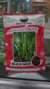 BOLA DUNIA 500 gr Benih kacang panjang BLACK SEED