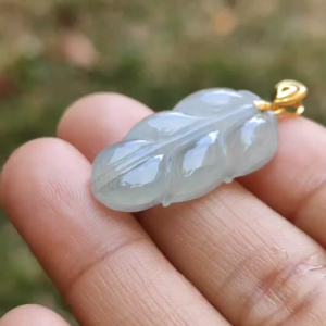 High Quality Icy Light Green Hue Natural Type A Jadeite Jade crafted as Leaf with 18k Gold Clasp certificate weigh 3.85 grams measurement 27.2 * 14.9 * 4.8 mm (18kp35)
