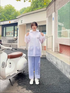 EOSM ชุดกันฝน เสื้อกันฝน มีแถบสะท้อนแสง เสื้อกันฝนมอเตอร์ไซค์ แฟชั่น ระบายอากาศ เหมาะสำหรับชายหญิง กันน้ำ Waterproof Rain Suit