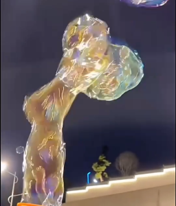 ของเล่นเด็ก เป่าฟอง เครื่องเป่าฟองลายไดโนเสาร์ มีพัดลมเป่าฟองได้ไกล พร้อมน้ำยาเป่าฟองและถาดจแบบจุ่ม มี 3สีให้เลือก[H014]