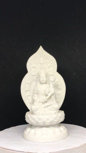 Tượng Đại Thế Chí Bồ Tát dáng ngồi tựa đài sen cao 18cm bằng đá đúc( nhiều màu). Trang trí trên ô tô tiểu cảnh bonsai ghép lũa để bàn trà phòng khách bàn làm việc thờ thần tài…