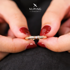 Xuping Cincin Kasual Mata Baris Aksesoris Wanita 0121230421