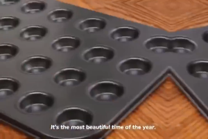 Muffin Baking Pan 24 Holes Mini Muffin Tray Pan Mold Muffin Pan Non-stick Easy-to-clean Pan Kitchen Baking Tools