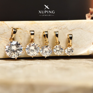 Xuping Liontin Kasual Mata 1 Emas Aksesoris Wanita