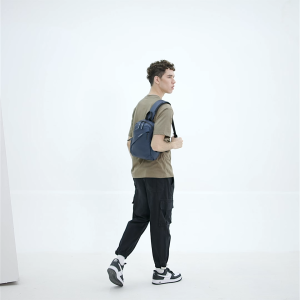 Techdoo Tas Selempang Pria Earphone Hole Slingbag Cowok Waterproof Tas Bahu Formal Casual TS741