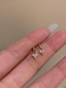 18k Gold & Diamond Zircon Heart Earrings: A Perfect Gift for Women