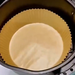 กระดาษรองอบ แผ่นกระดาษรองหม้อทอด 50pcs กระดาษรองหม้อทอด แบบใช้แล้วทิ้ง สําหรับเตาอบ แผ่นกระดาษรองหม้อทอด กระดาษรองอบ ถาดใส่อาหาร