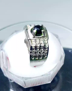 Cincin Li Pan Emerald Green & Obsidian: Aksesoris Fashion Elegan