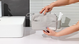 GOOD TRIP - SIMPLE PORTABLE Toiletry Cosmetic Travel Bag / Tas Kosmetik Alat2 Mandi
