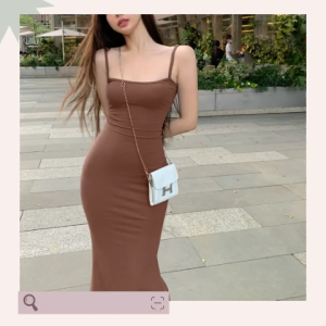 Sheii เดรสสายเดี่ยวแฟชั่นยาว ผ้านิ่มยืด ใส่แล้วเข้ารูปสวยมาก ใส่เที่ยวคือเริ่ดสุด สีพื้นไม่แต่งลวดลาย เหมากับทุกเทศกาลเลยน้า ปังงงง