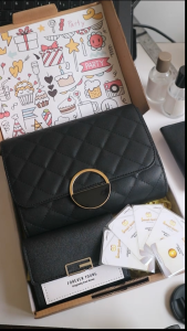 Hadiah Kelulusan Kuliah Wisuda Kado Bermanfaat Untuk Teman Cewek Gift Box Elegan Exclusive