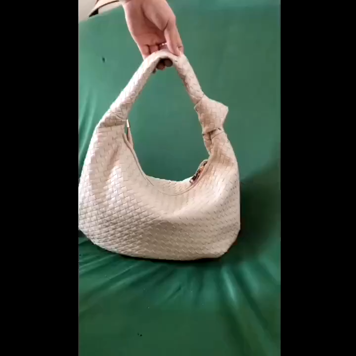 Ladies Retro Hand-Woven Bag Crossbody Bag Women Shoulder Bag Female PU  Leather Bag Large Capacity Cloud Bag Handbag Woman Soft Leather Armpit Bags