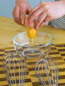 Pengocok Telur Stainless Steel / Pengaduk Adonan Kue Manual / Whisker Manual Multifungsi