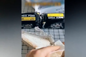 [80pcs] Shoe Cleaning Wipes - Quick Wet Tissue for Sneakers Leather & Sports Shoes Care Disposable Shoe Cleaner Wipes for Dirt & Stain Removal Convenient On-the-Go Shoe Cleaning Solution